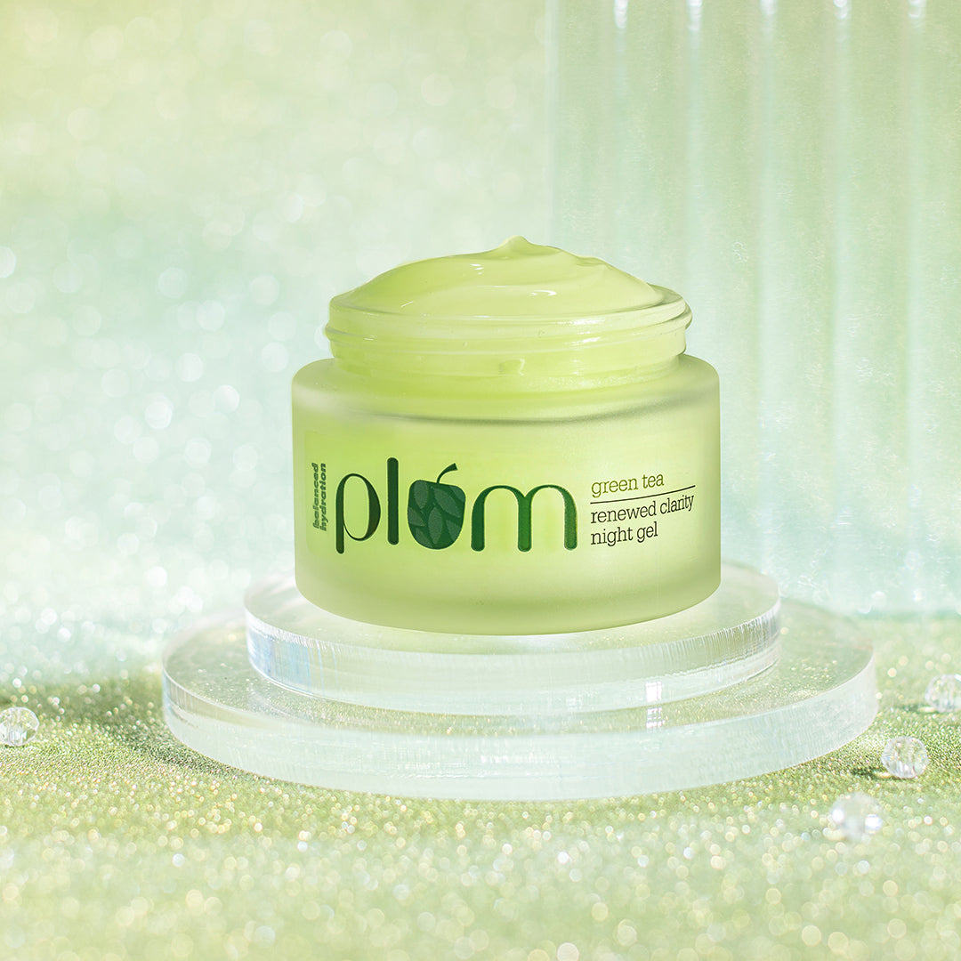 Plum Green Tea Renewed Clarity Night Gel, 15 ml travel-size jar