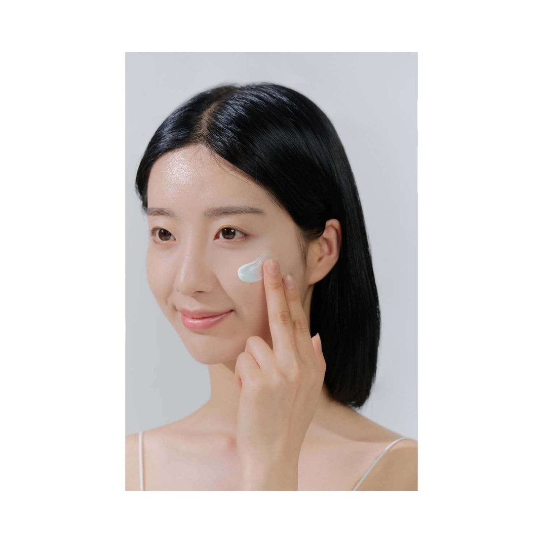 SKIN1004 Madagascar Centella Hyalu-Cica Water-Fit Sun Serum SPF 50+ PA++++ (15 ml) – image 4